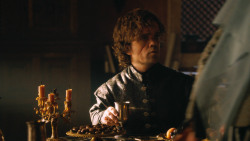extant_GameOfThrones_3x04-KissedByFire_1885