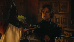 extant_GameOfThrones_3x04-KissedByFire_1891