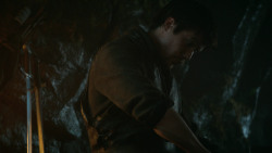 extant_GameOfThrones_3x04-KissedByFire_1905