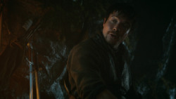extant_GameOfThrones_3x04-KissedByFire_1910