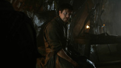 extant_GameOfThrones_3x04-KissedByFire_1916