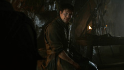 extant_GameOfThrones_3x04-KissedByFire_1919