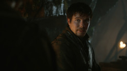 extant_GameOfThrones_3x04-KissedByFire_1927