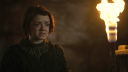 extant_GameOfThrones_3x04-KissedByFire_1929