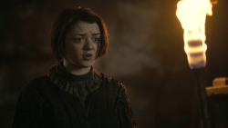 extant_GameOfThrones_3x04-KissedByFire_1933