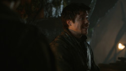 extant_GameOfThrones_3x04-KissedByFire_1935