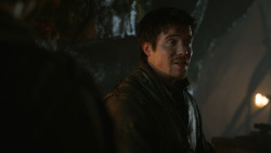 extant_GameOfThrones_3x04-KissedByFire_1937