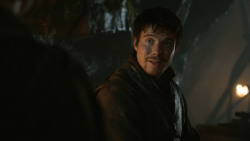 extant_GameOfThrones_3x04-KissedByFire_1942