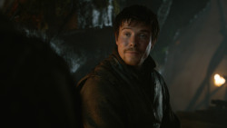 extant_GameOfThrones_3x04-KissedByFire_1958