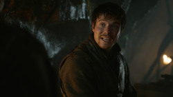 extant_GameOfThrones_3x04-KissedByFire_1970
