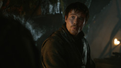 extant_GameOfThrones_3x04-KissedByFire_1972