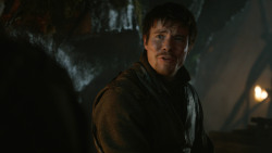 extant_GameOfThrones_3x04-KissedByFire_1978