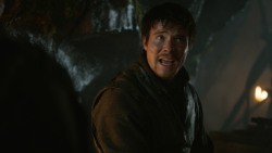 extant_GameOfThrones_3x04-KissedByFire_1979