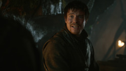 extant_GameOfThrones_3x04-KissedByFire_1980