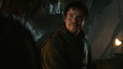 extant_GameOfThrones_3x04-KissedByFire_1983