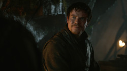 extant_GameOfThrones_3x04-KissedByFire_1984