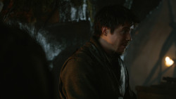 extant_GameOfThrones_3x04-KissedByFire_2003