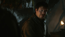extant_GameOfThrones_3x04-KissedByFire_2006