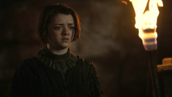 extant_GameOfThrones_3x04-KissedByFire_2007