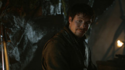 extant_GameOfThrones_3x04-KissedByFire_2014
