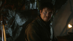 extant_GameOfThrones_3x04-KissedByFire_2024