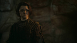 extant_GameOfThrones_3x04-KissedByFire_2036