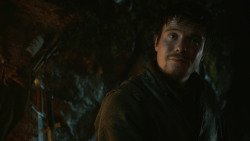 extant_GameOfThrones_3x04-KissedByFire_2049
