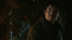 extant_GameOfThrones_3x04-KissedByFire_2051