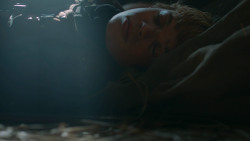 extant_GameOfThrones_3x04-KissedByFire_2064