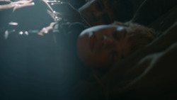 extant_GameOfThrones_3x04-KissedByFire_2066
