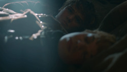 extant_GameOfThrones_3x04-KissedByFire_2067