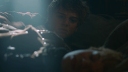 extant_GameOfThrones_3x04-KissedByFire_2069