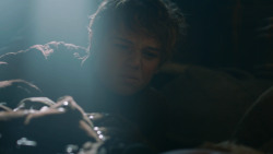 extant_GameOfThrones_3x04-KissedByFire_2071