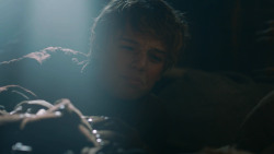 extant_GameOfThrones_3x04-KissedByFire_2072