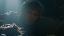 extant_GameOfThrones_3x04-KissedByFire_2073