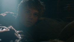 extant_GameOfThrones_3x04-KissedByFire_2077