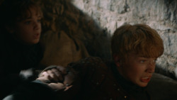 extant_GameOfThrones_3x04-KissedByFire_2088