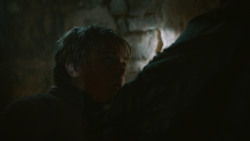 extant_GameOfThrones_3x04-KissedByFire_2104