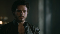 extant_GameOfThrones_3x04-KissedByFire_2124