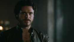 extant_GameOfThrones_3x04-KissedByFire_2127