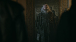 extant_GameOfThrones_3x04-KissedByFire_2145