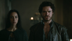 extant_GameOfThrones_3x04-KissedByFire_2169