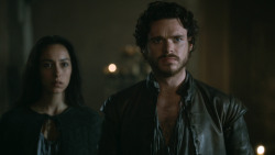 extant_GameOfThrones_3x04-KissedByFire_2181