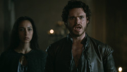 extant_GameOfThrones_3x04-KissedByFire_2191
