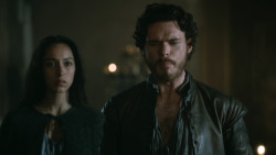 extant_GameOfThrones_3x04-KissedByFire_2198