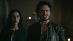 extant_GameOfThrones_3x04-KissedByFire_2199
