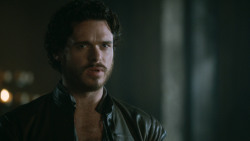 extant_GameOfThrones_3x04-KissedByFire_2221
