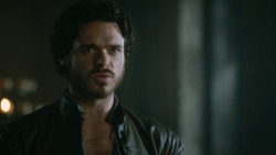 extant_GameOfThrones_3x04-KissedByFire_2224