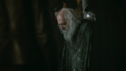 extant_GameOfThrones_3x04-KissedByFire_2249