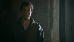extant_GameOfThrones_3x04-KissedByFire_2263